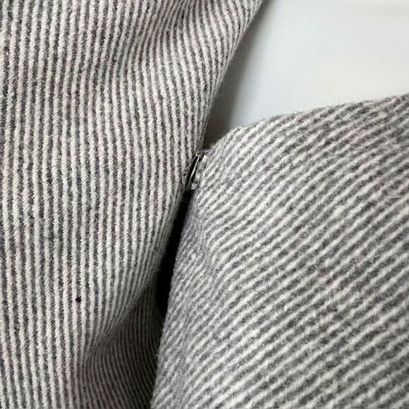 CHICO'S SIZE 1 8/10 GRAY LIGHTWEIGHT ASYMMETICAL SNAP FRONT WOOL BLEND JACKET - Picture 7 of 10